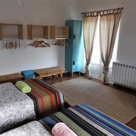 Omassim Yoga, Veggie & Surf Guesthouse - Casa Rosa * Ericeira