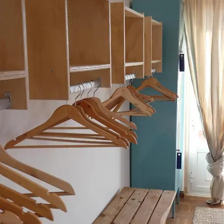 Guest house Omassim Yoga, Veggie & Surf Guesthouse - Casa Rosa Ericeira