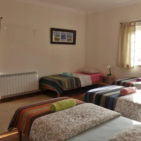 Guest house Omassim Yoga, Veggie & Surf Guesthouse - Casa Rosa Ericeira