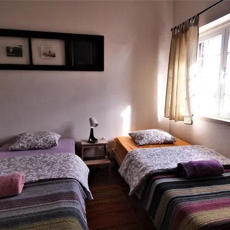Guest house Omassim Yoga, Veggie & Surf Guesthouse - Casa Rosa