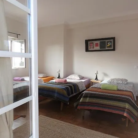 Omassim Yoga, Veggie & Surf Guesthouse - Casa Rosa Ericeira
