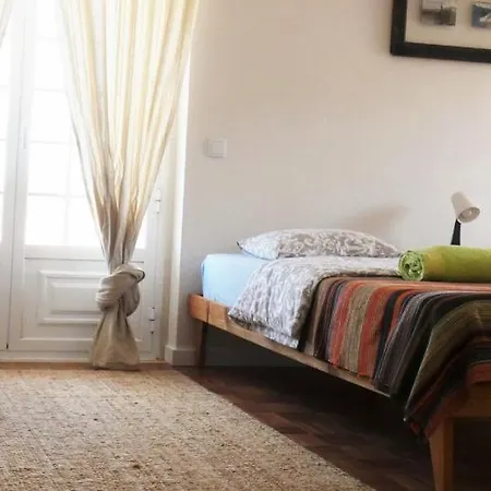 Omassim Yoga, Veggie & Surf Guesthouse - Casa Rosa Ericeira
