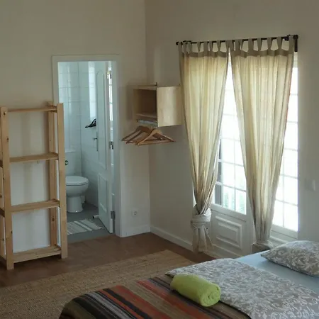 Omassim Yoga, Veggie & Surf Guesthouse - Casa Rosa Ericeira